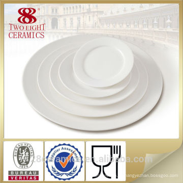 Platos de porcelana de restaurante, plato de porcelana blanca